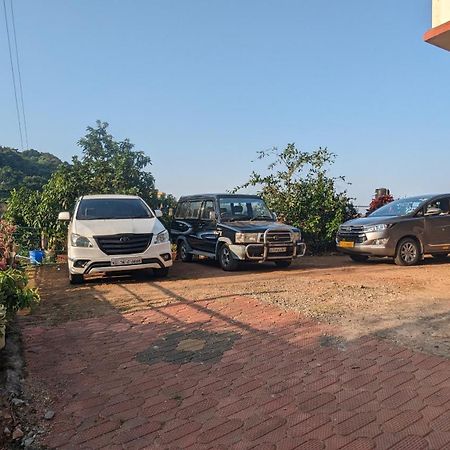 Daisey Dee Homestay Madikeri Luaran gambar